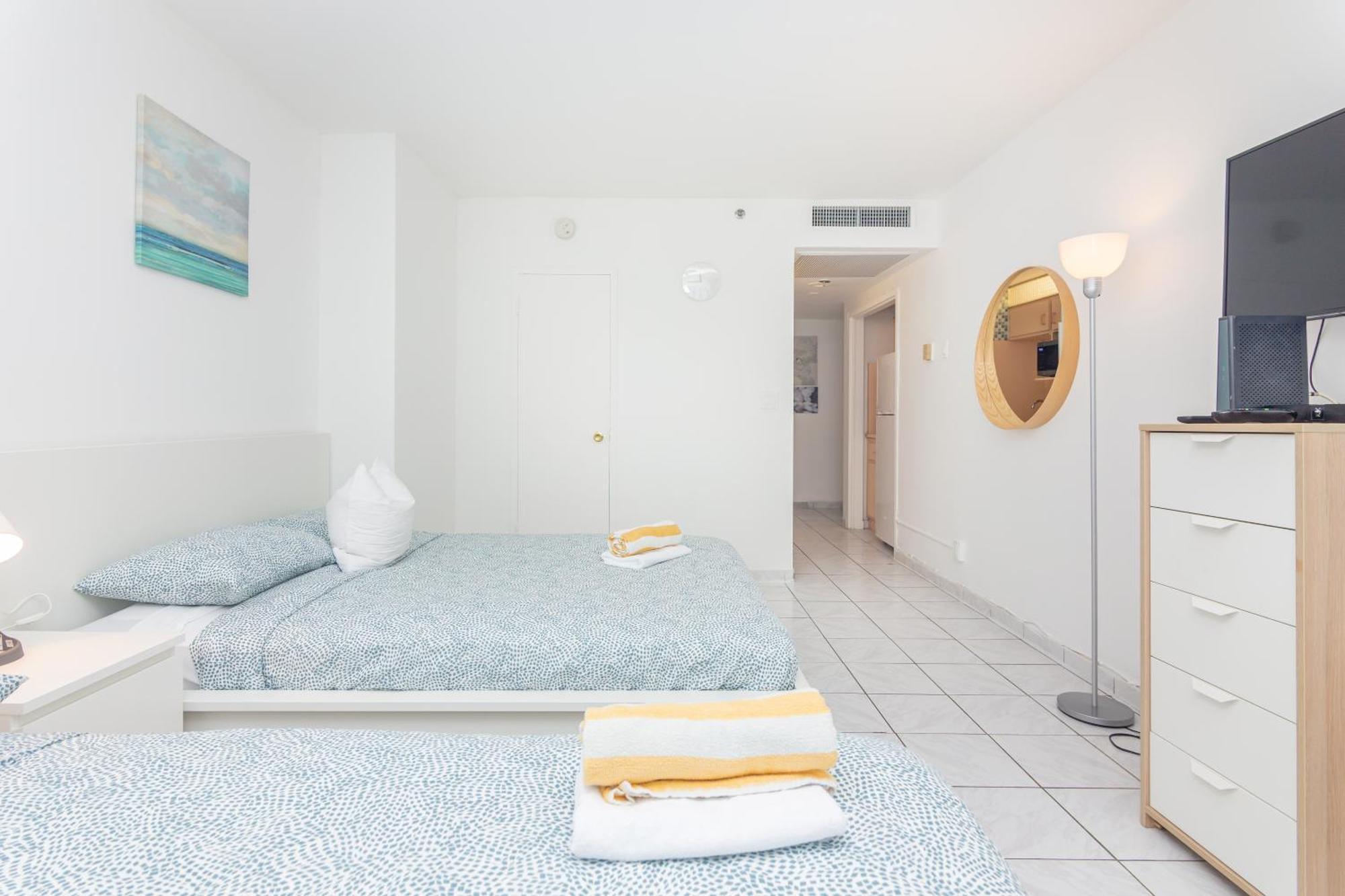 Girasole Apartments Маями Бийч Стая снимка