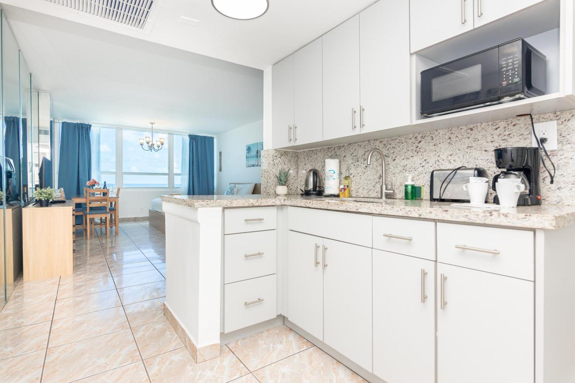 Girasole Apartments Маями Бийч Стая снимка